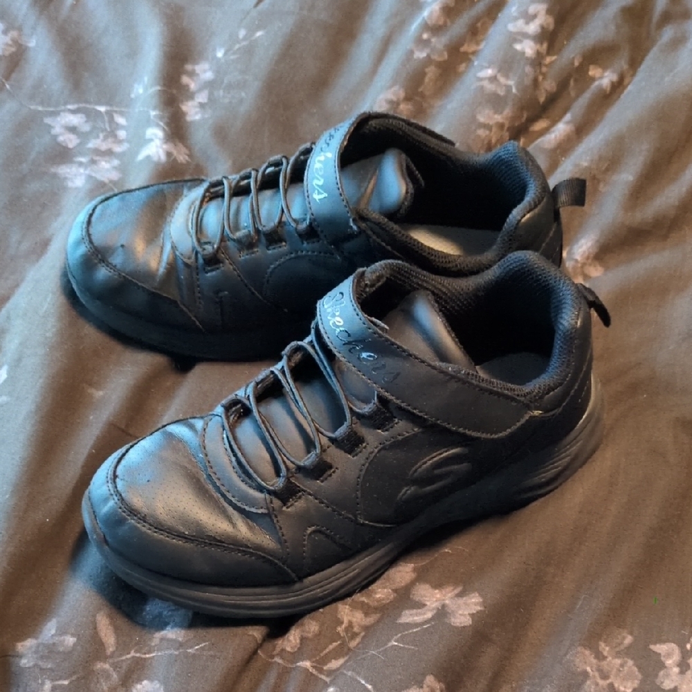 Sketchers Sneakers 4
